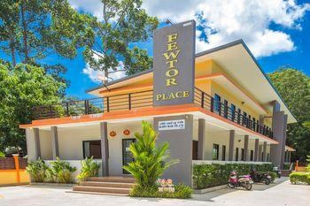 Fewtor Place Hotel
